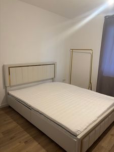 UnboxG Čalúnená posteľ 160 x 200 cm, Hydraulická manželská posteľ s lamelovým roštom a podnožou, Hydraulická úložná posteľ s veľkým úložným priestorom, Kontinentálna zamatová posteľ, pre dospelých a dospievajúcich, béžová Fotografia od zákazníka č. 1