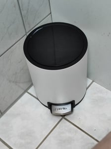 Spirella Kosmetikeimer 3 Liter Edelstahl mit Absenkautomatik und Inneneimer "Riku" Badezimmer Mülleimer Softclose Abfalleimer weiß Kunden-Foto 1