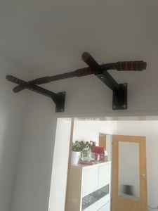 OMNA | EXTREME pull-up bar - Černá - Montáž na stěnu a strop - Multifunkční a robustní Fotografie od zákazníka č. 2