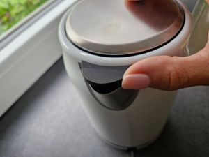 Cloer 4511, 1 l, 2200 W, Weiß, Edelstahl, Wasserstandsanzeige, Überhitzungsschutz Kunden-Foto 3