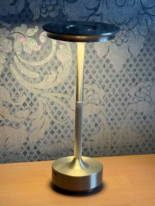 Kabellose Dimmbare LED Akku Tischleuchte Touch Tischlampe Lampe Wohnzimmer Nachttischlampen Dreifarbiges Licht Gold Kunden-Foto 3