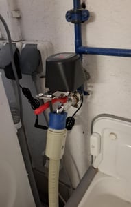 Jopassy Rasenmäher Garage für Mähroboter Klappbare Überdachung 72x56x36 cm Schwarz Grau Dach Schwarzer Stahlrahmen Metall Pulverbeschichtet Kunden-Foto 2