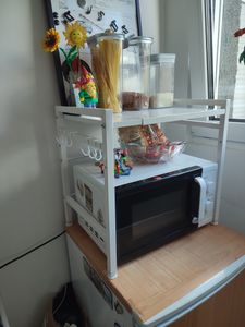Küchenregale, Ausziehbarer Mikrowellenständer mit 6 Haken, 40-64cm ausziehbarer Mikrowellen Regal, Gewürzregal, Mikrowellenhalterung, Organizer mit 6 Haken, bis 30kg, Schwarz Kunden-Foto 19