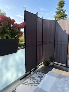 FIVMEN Paravent Outdoor wetterfest mit Heringen und Abspannleinen,Klappbar Freistehend Trennwand ohne Bohren,mobiler sichtschutz für Garten Balkon terrasse,5 Teilig 250 x 180 cm Dunkelgrau Kunden-Foto 1