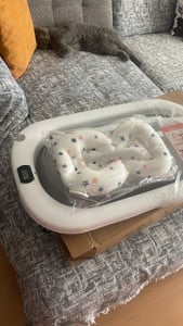 Faltbare Babybadewanne mit digitalem Thermometer und Kissen  geeignet für Babys von 0 bis 36 Monaten Rosa Kunden-Foto 1