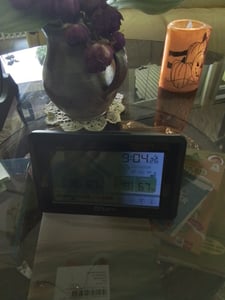 Funk-Wetterstation mit Lüftungsempfehlung 1x Sensor LCD Farb Display Funk-Wetterstation mit Datumsanzeige Digital Schwarz Funkuhr Alarm Snooze Wecker Farbdisplay beleuchtet mit Wandhalterung Schimmelwarner - 4-MV5631 Kunden-Foto 2