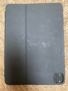 Apple Magic Keyboard, QWERTZ, tedesco, trackpad, interruttore a forbice, Apple, iPad Air 11 pollici (M3) iPad Air 11 pollici (M2) iPad Air (5a generazione) iPad Air (4a generazione) Foto del cliente 1