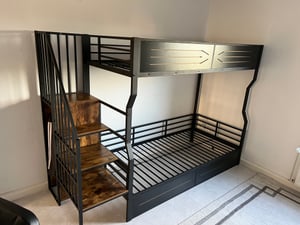 Flieks Etagenbett 90x200cm mit Kleiderstange und Staufächern, Jugendbett Metallbett mit Led, Hochbett Kinderbett mit Treppe und Lattenrost, Weiß Kunden-Foto 1