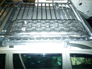 TWOLIIN Motorhome bump stop 2 kusy Recovery Board Offroad Tracks Traction Mats Bump stop mud snow traction belt for SUVs, motorhomes, cars and lorries, black Fotografia od zákazníka č. 2