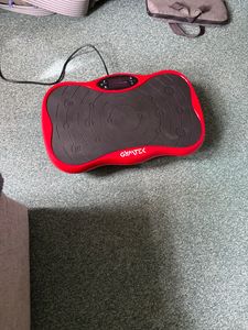 Vibračná vibračná doska Gymtek® - do 150 kg - 5 tréningových programov, 16 úrovní - 2 expanzné pásy - Bluetooth, diaľkové ovládanie, LCD - XP300 Fotografia od zákazníka č. 7