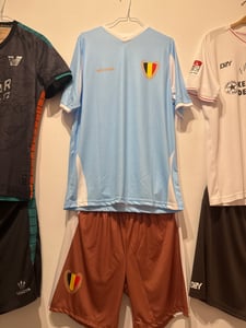 Belgien Fußball Trikot Set Auswärts - 2024-2026 - Kinder und Erwachsene - XL Kunden-Foto 1