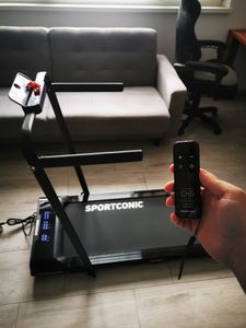 Sportconic Elektisches Laufband bis 12 km/h, Klappbares Walking Pad für Zuhause & Büro, mit 9 % Steigung, LED-Display, Tablet-Halter, Schutzmatte Kunden-Foto 2