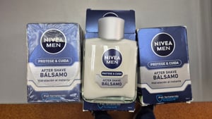 NIVEA Men Protect & Care 2 in 1, After-Shave-Lotion, Jeder Hauttyp, 100 ml, Feuchtigkeitsspendend, Auffrischend, Regenerierend, Beruhigend, Minze, Alcohol Denat., Cyclomethicone, Isohexadecane, Aqua, Glycerin, Parfum, Panthenol, Aloe Barbadensis... Kunden-Foto 1