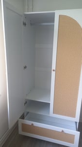 Flieks Kleiderschrank Garderobenschränke mit Kleiderstange, Garderobe mit Schublade und höhenverstellbaren Regalen, Rattan 2-türig Schrank, Weiß Kunden-Foto 2