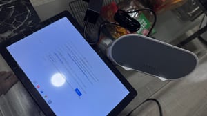 Tablette avec station d'accueil, 14 Go de RAM + 64 Go de ROM, processeur octa-core, recharge sans fil Photo du client 2