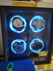 Klarstein Uhrenbeweger für Automatikuhren, Automatik-Uhrenbeweger für 3 Uhren, Automatikuhr Uhrenbeweger mit Acryl-Tür, Automatischer Uhrenbeweger, Blaue LEDs, Watch Winder mit 4 TPD Einstellungen Kunden-Foto 1