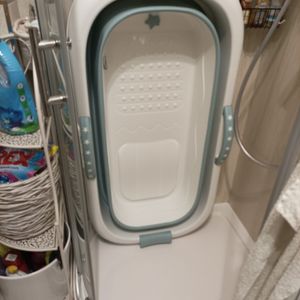 UISEBRT 118 x 60 x 53 cm Faltbare Badewanne Erwachsene L Foldable Bathtub tragbare Klappbadewanne mobile Badewanne für Badezimmer mit Deckel, Seifenkorb, Nackkissen Kunden-Foto 1