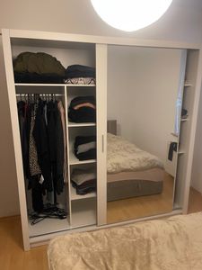Schwebetürenschrank Kleiderschrank Schrank 203cm Grau/Grau mit zwei Spiegeln MILAN Kunden-Foto 5