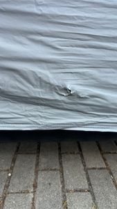 Dunlop plachta na auto XL univerzální 534 x 178 x 120 cm s elastickou stahovací šňůrkou a kroužky Voděodolná pro vnitřní i venkovní použití šedá Fotografie od zákazníka č. 1