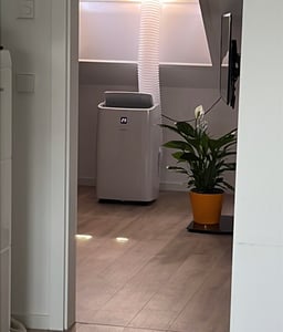 Condizionatore mobile 12000 BTU/h (3.500 watt) - Condizionatore mobile 4in1 con WiFi/App monoblocco refrigerante - telecomando, timer 24h, deumidificatore Foto del cliente 2