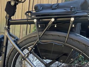 MUNDO® Portapacchi per bicicletta [24"-29"] Max 50 kg - Portapacchi per mountain bike regolabile in lega di alluminio con riflettore - Portapacchi per bicicletta Foto del cliente 3