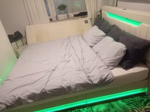 Flieks Polsterbett 90x200cm mit Ladefunktion (USB & Type-C), Einzelbett Jugendbett mit Led, Stauraumbett Boxspringbett mit Stauraum, Leinen, Grau Kunden-Foto 1