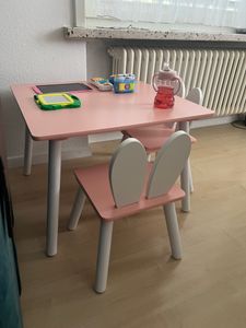 DREAMADE Kindertisch mit 2 niedlichen Hasenohrenstühlen, Aktivitäts-Tisch-Set mit Massivholzbeinen & platzsparender Konstruktion, 3tlg. Kunden-Foto 2