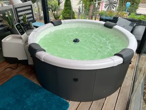 MSpa Whirlpool Frame ROVA 2026 inkl. WiFi / UVC / LED / 8 Hydromassagedüsen / 130 Luftdüsen  182 cm - XXL - Outdoor Indoor Pool - Ganzjährig Kunden-Foto 1