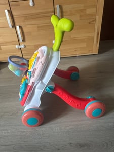 Malplay Lauflernhilfe Interaktive Pädagogische Tafel 2in1 Musikbrett Uhr ab 12 Monaten Geschenk, 3 Bälle Kunden-Foto 2
