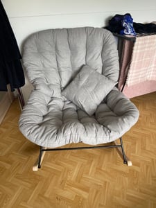 FLEXISPOT Schaukelstuhl Schaukelsessel hohe Rückenlehne & Armlehnen, Moderner Relaxsessel mit Holzkufen, gepolstert für Wohnzimmer, bis 120 kg Weiß Kunden-Foto 3