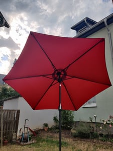TolleTour 2.7m Sonnenschirm Gartenschirm Wasserabweisend Terrassenschirm UV40+ mit Handkurbel balkon Marktschirm,Rot,2.7m Kunden-Foto 2