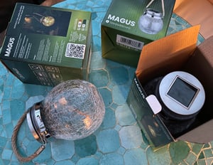 LUMILED 4x Set Lanterna solare all'aperto Lanterne solari all'aperto LED Lanterna di vetro Luce solare Candela Effetti di fiamma Lanterna di candela IP44 Nero vintage appeso Luce decorativa all'aperto Lampada da giardino Foto del cliente 1