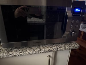 Severin 7774000, Pracovní deska, Kombinovaná mikrovlnná trouba, 25 l, 900 W, Vestavěný displej, LED Fotografie od zákazníka č. 1