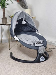 Caveen Babywippe bis 9kg, mit Fernbedienung & Bluetooth Verbinden Smartphone Stromanschluss, mit 5-Punkt Sicherheitsgurt, Insektennetz (Schwarz) Kunden-Foto 1