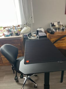 TX-ESPORTS Gaming Tisch 140x60cm höhenverstellbar 6 Stufen STRATOS | Mauspad 80x55cm, Headset- & Becherhalter, Kabeldurchlass | Schreibtisch bis 100kg Kunden-Foto 1