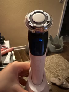 Gesichtsmassager, Anti-Falten Beauty-Gerät mit EMS, Ionen-Photonen- sowie Kalt-/Warmtherapie, straffend, Anti-Aging und faltenreduzierend Kunden-Foto 1