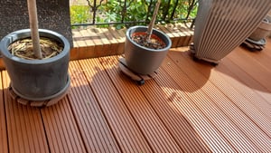 LZQ 2 pièces WPC Rouleau pour plantes 30x30 cm 100 kg de capacité de charge, planche à roulettes pour plantes, rouleau pour fleurs pour l'extérieur et l'intérieur, résistant aux intempéries, avec roulettes, carré, anthracite Photo du client 1