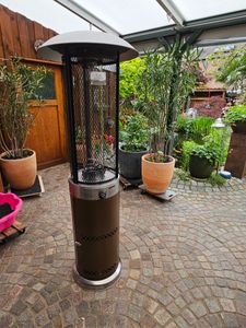 Blumfeldt Chauffage Exterieur Terrasse, Parasol Chauffant Gaz Exterieur, Appareil Chauffage Extérieur, Radiateur Exterieur, Champignon Chauffant a Gaz, Allumage Electrique, Chauffe Gaz, Roulettes Photo du client 1