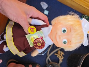 Mascha aus Mascha und der Bär / Masha von Masha i medved / Plüschpuppe, Stoffpuppe /ohne Sprachfunktion, Ohne Musikfunktion  (Braun / Studentin) Kunden-Foto 1