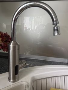 Durchlauferhitzer 230V Küchenarmatur Edelstahl mit LED-Temperaturanzeige Küche max. 60 °C, Kompakte Größe, ideal mobile Anwendungen wie Camping Wohnmobil., 230V Durchlauferhitzer, Kunden-Foto 1