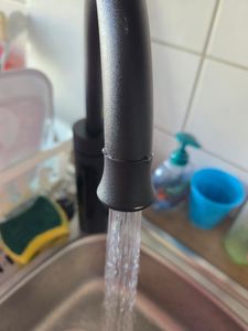 Wasserhahn Küche Wandmontage Schwarz,180° drehbar Silikon in Lebensmittelqualität Wand Küchenarmatur 342 mm, Wandarmatur Flexibel Ausziehbarer, Spültischarmatur für Küche Messing Kunden-Foto 3