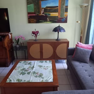 Merax Kommode/dressoir met 6 vakken, 3 rieten deuren en metalen poten, rieten kast voor de woonkamer, massief hout in vintage stijl, 129,8 x 40 x 76 cm Klantenfoto 1