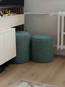 Zestaw 2 stołków z miejscem do przechowywania, okrągły stołek z odwracalną tacą i ukrytym schowkiem, wielofunkcyjny tapicerowany podnóżek, niebieski Zdjęcie produktu od klienta nr 1