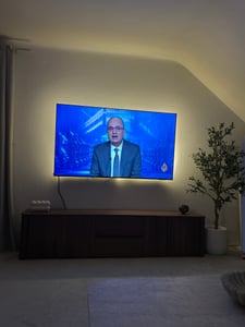 Uchwyt ścienny do telewizora, superpłaski, Halterungsprofi SFN3, z regulacją nachylenia, do telewizorów LCD, LED i UHD o przekątnej 81 cm – 190,5 cm, 40, 42, 46, 47, 50, 55, 60, 65, 70, 75 cali, VESA do 400 x 400 Zdjęcie produktu od klienta nr 5