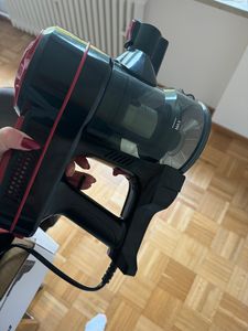 Aspirateur filaire Authmic, 25000 Pa, avec câble de 5 mètres, système de filtration 4 en 1, 800 W, pour sols durs et tapis, capacité de 1,6 litre, couleur rouge Photo du client 1