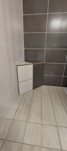 Siège de douche SucceBuy avec carrelage, 97,5 x 28,9 x 50,8 cm, banc d'angle étanche à carreler, capacité de charge 200 kg, plateau rectangulaire, construction anti-fuite Photo du client 1