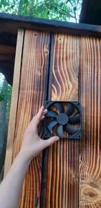 Solarpanel Lüfter Solar Ventilator 5W 6V IP65 Wasserdicht für Haustierhäuser Hühnerhühnerhäuser RV Dach Auto Solarpanel Abluftventilator Kunden-Foto 1