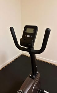 Wenoker Liege-Heimtrainer – 16 Magnet-Widerstandsstufen, Pulsmessung, LCD, verstellbare Rückenlehne, leiser Betrieb der ideale Heimtrainer für Zuhause Kunden-Foto 2