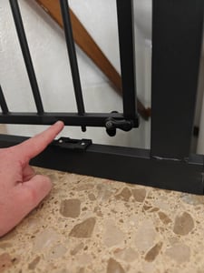 XMTECH Türschutzgitter Treppengitter Türgitter Treppen Absperrgitter Auto-Close für Kinder Baby Ohne Bohren, 85-95cm ,Schwarz Kunden-Foto 13