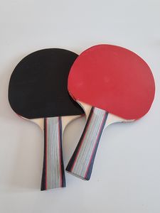 Set da ping-pong da 5 pezzi: 2 racchette da ping-pong, 2 palline da ping-pong e borsa da trasporto. Racchette, palline e borsa da ping-pong Foto del cliente 1